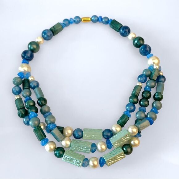 Vintage Three Strand Chunky Plastic Bead Necklace - Picture 1 of 4